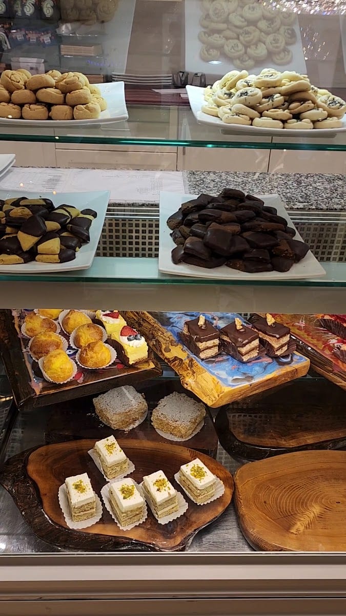 Heavenly Delights Patisserie (Negin Bakery/شیرینی نگین), photo 3