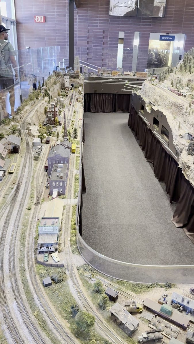 Model Railroad Building, photo 2