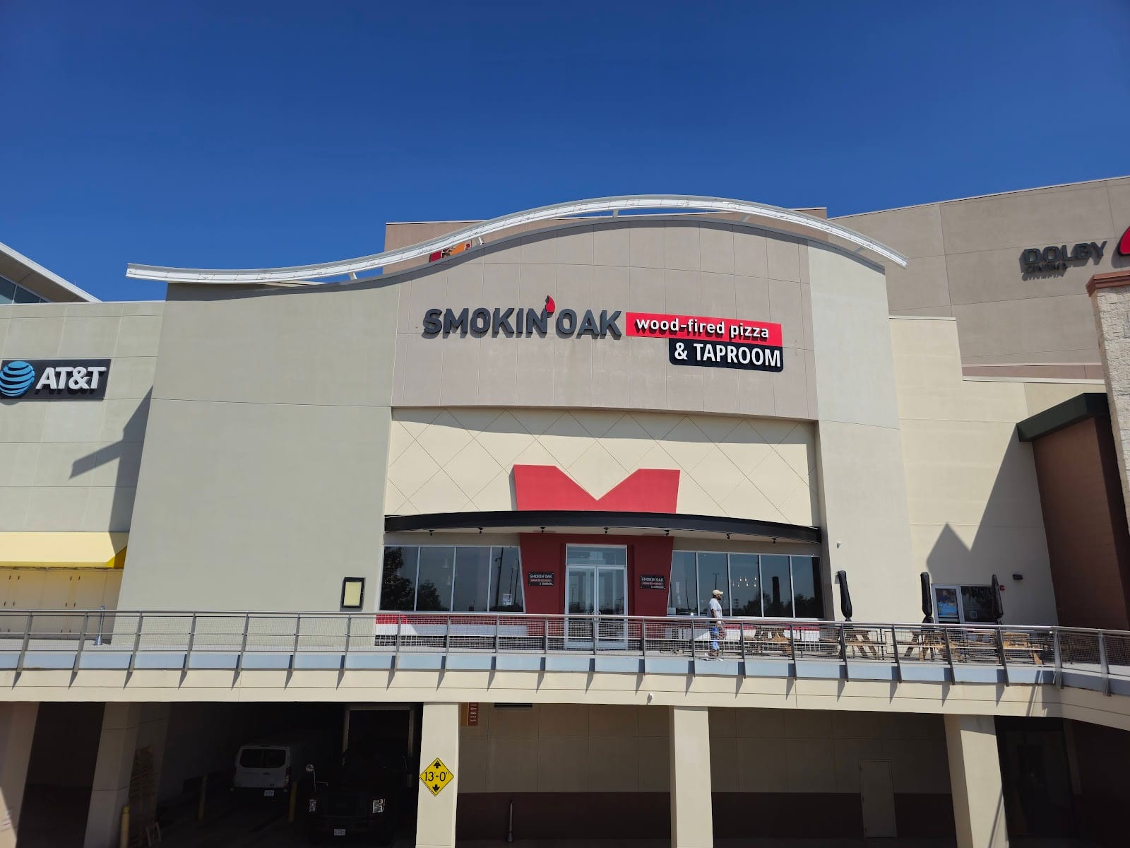 Smokin' Oak Wood-Fired Pizza and Taproom