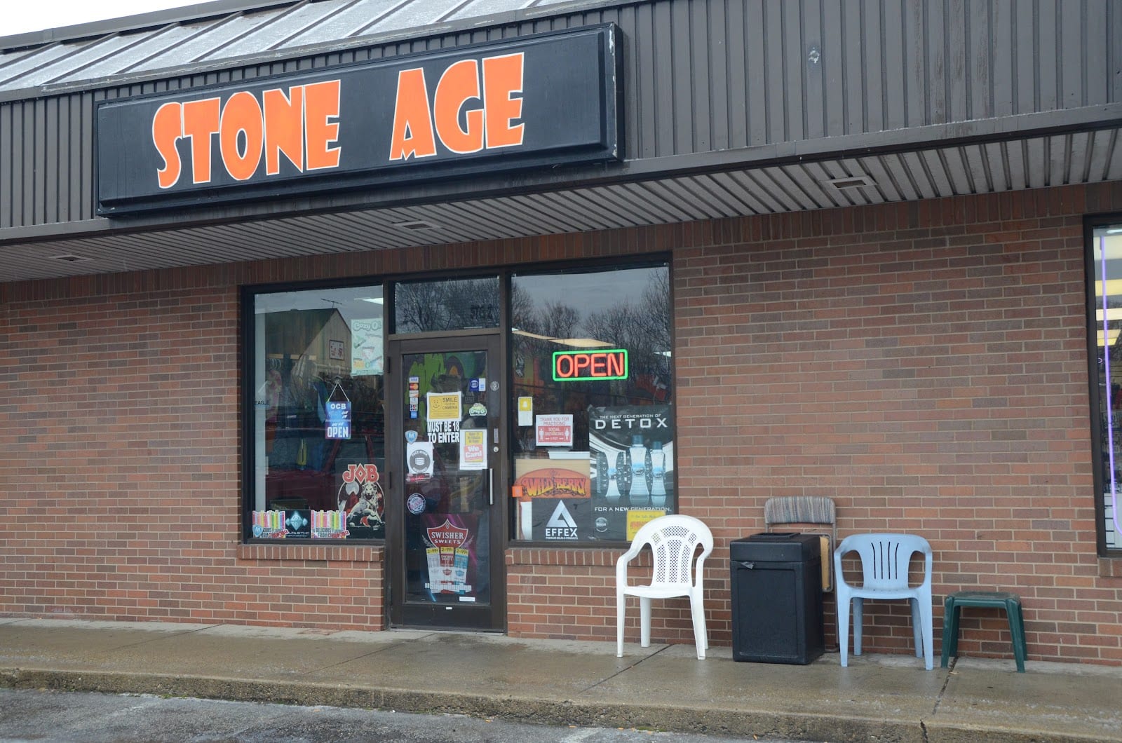 Stone Age Smoke Shop, photo 2