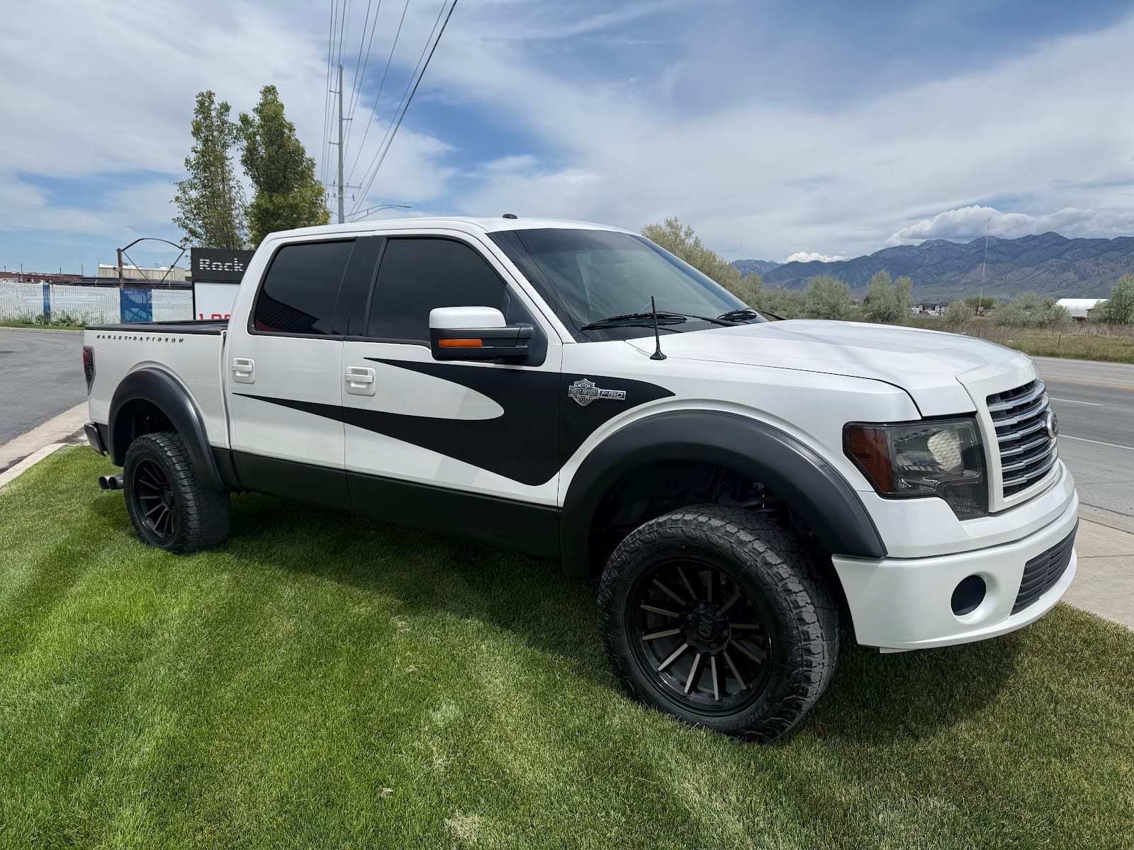 Logan Autobody, photo 2