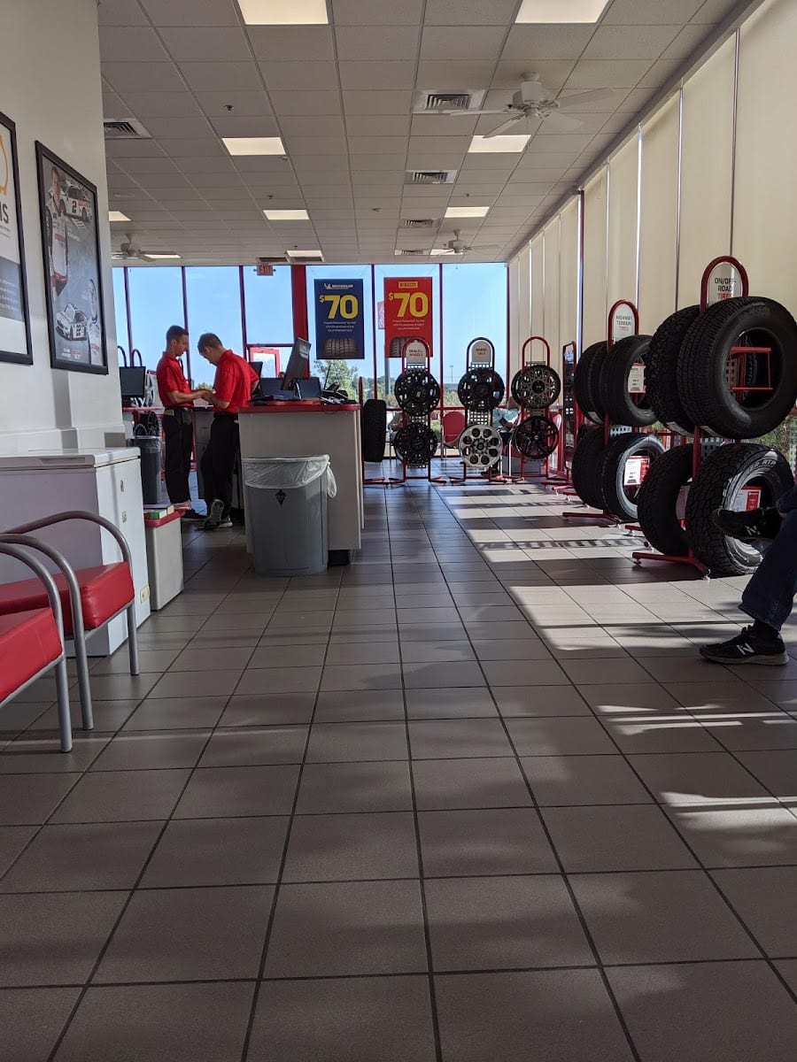 Discount Tire, photo 4