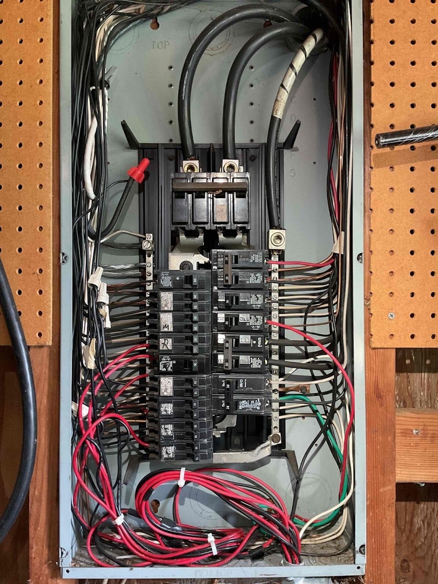 Mr. Electric of Olympia, photo 3