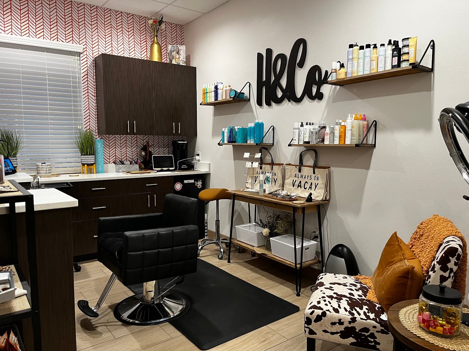 Charlotte Harbor Salon Suites, photo 4