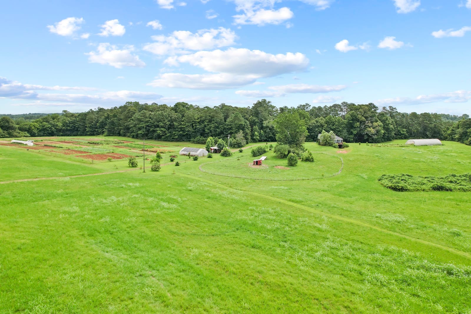 Wally's Land LLC, photo 2