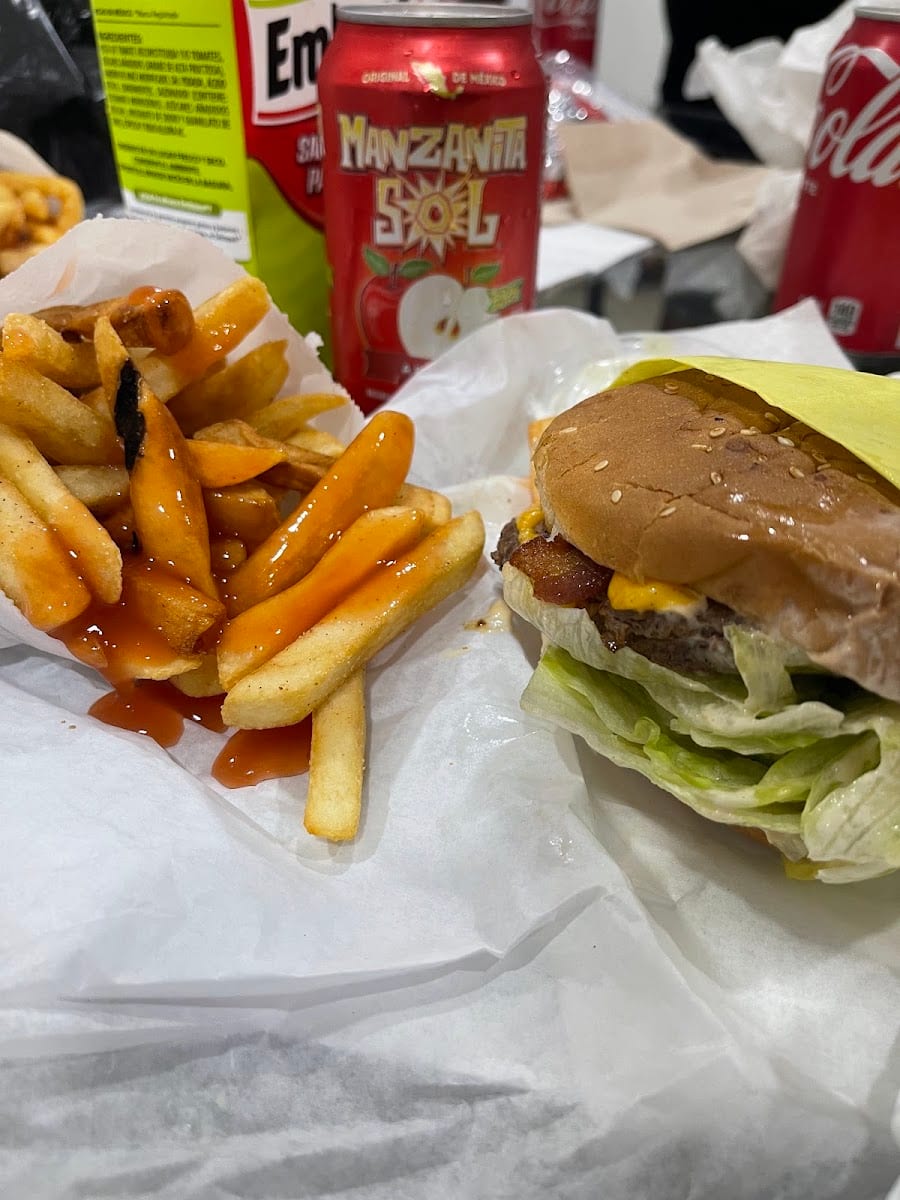 Los Primos Hamburgers Food Truck