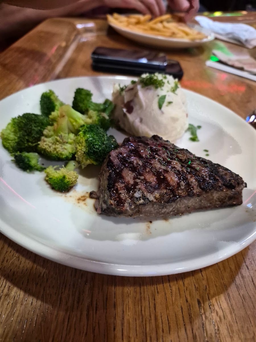 Applebee's Grill + Bar