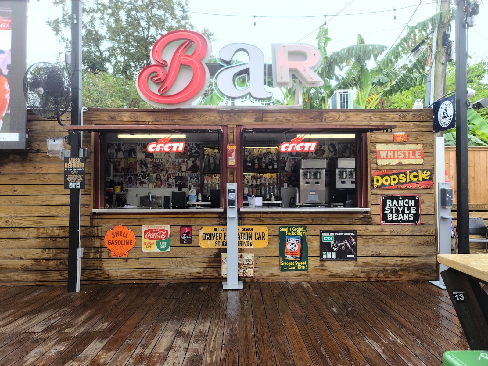 Martini Bar and Cigar