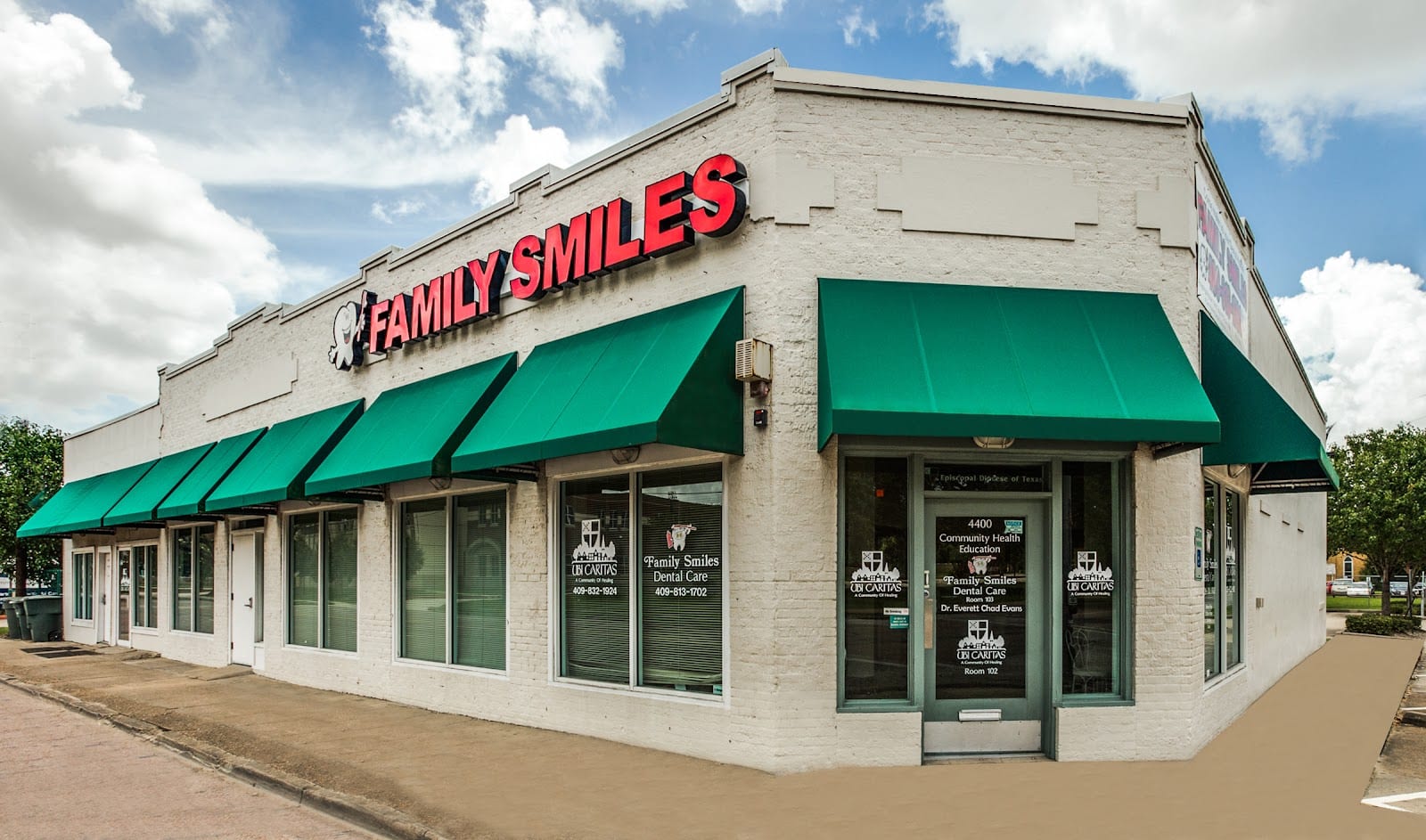 Family Smiles of Beaumont