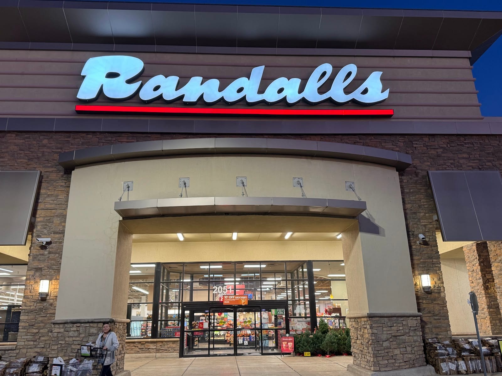 Randalls, photo 2