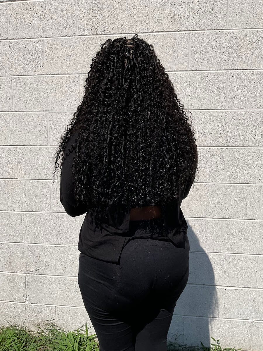 Signature Tresses Hair Co.