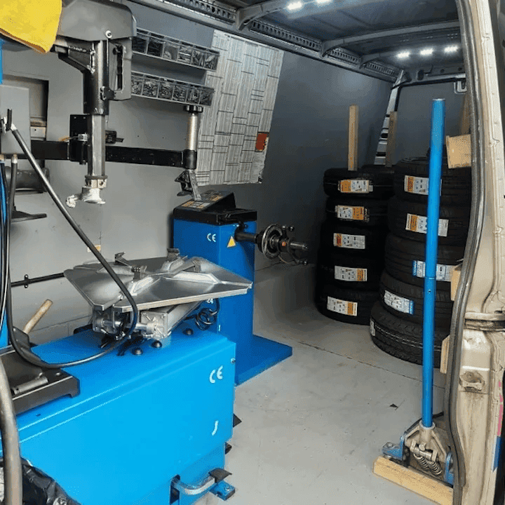 Mobile Tyres Co