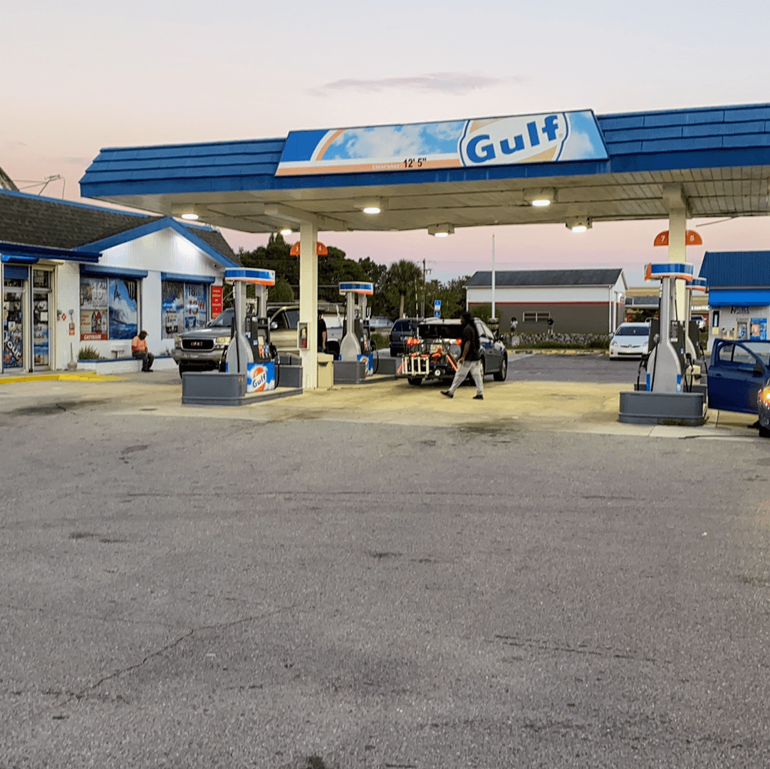 Rays Gas Station and Check Cash AND Smoke Shop, photo 2