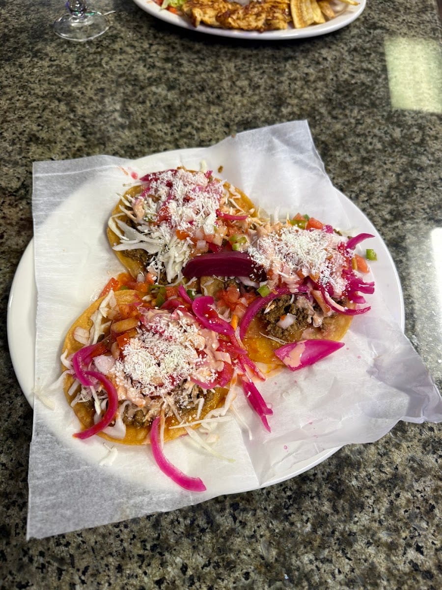 Honduras Restaurant & Bar