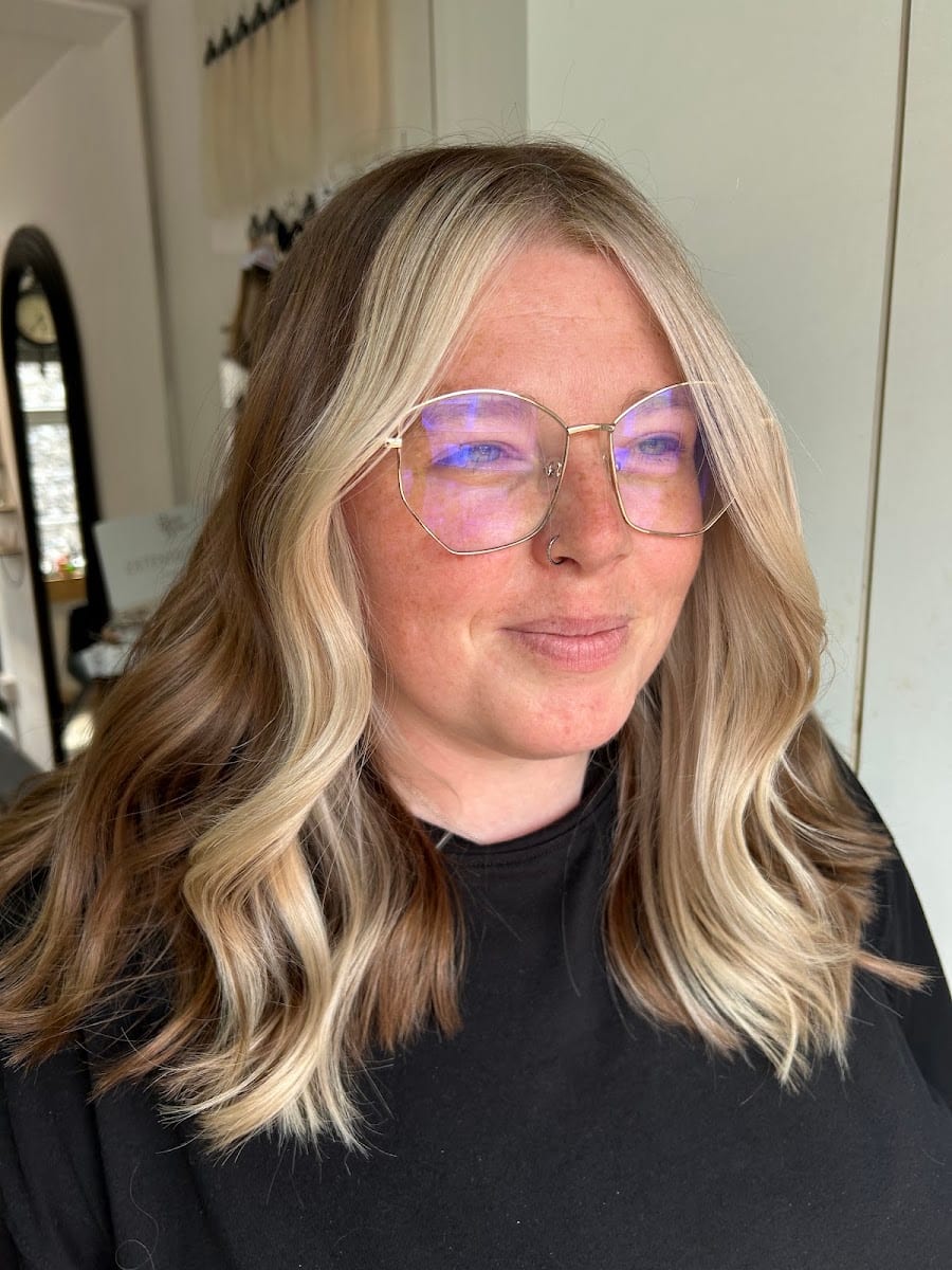 Ellie Jones Hair, photo 3