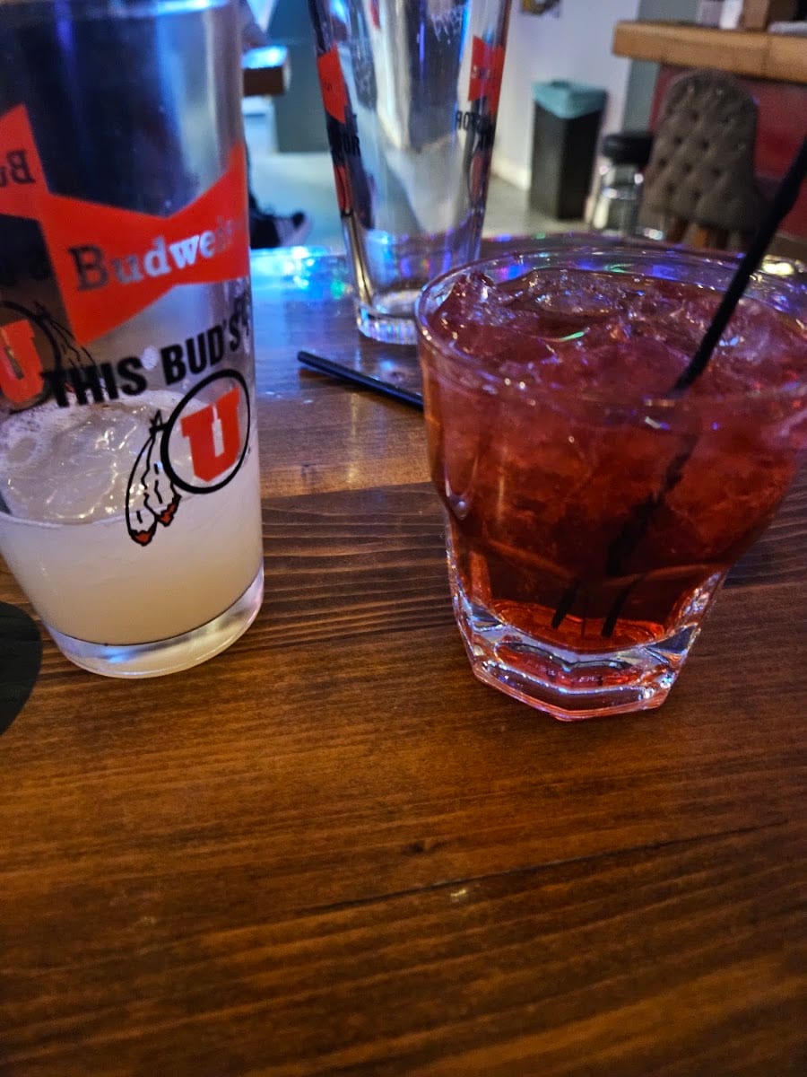 Manny's Again, photo 2