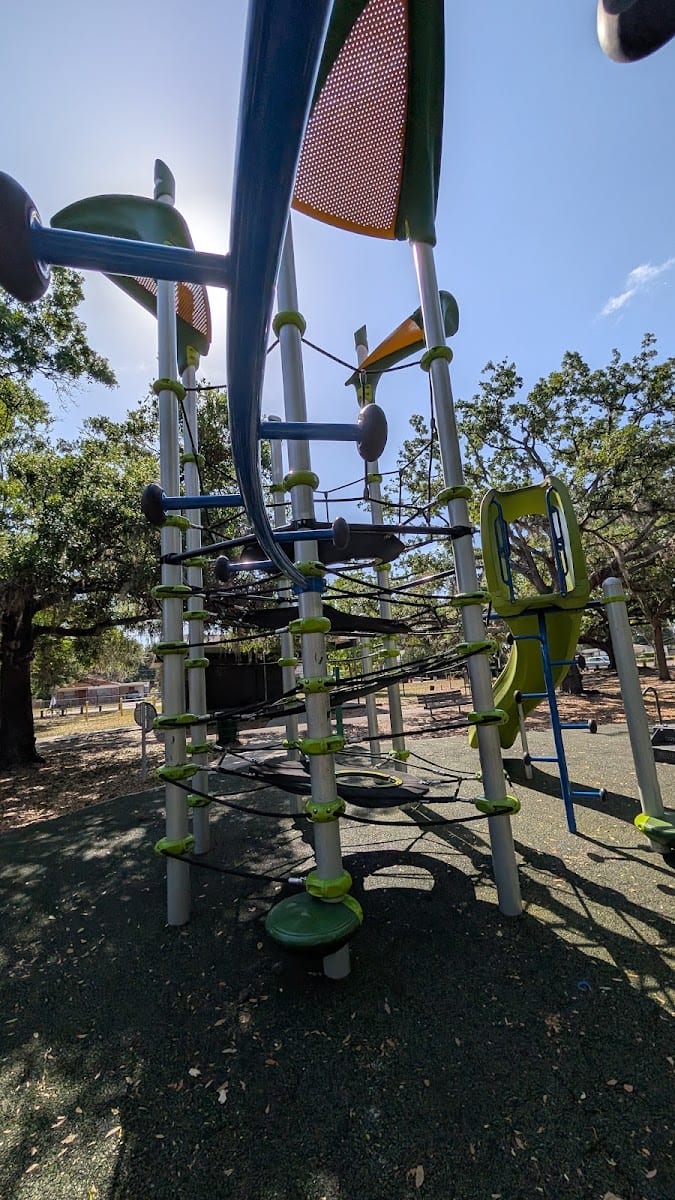 Playground, photo 3