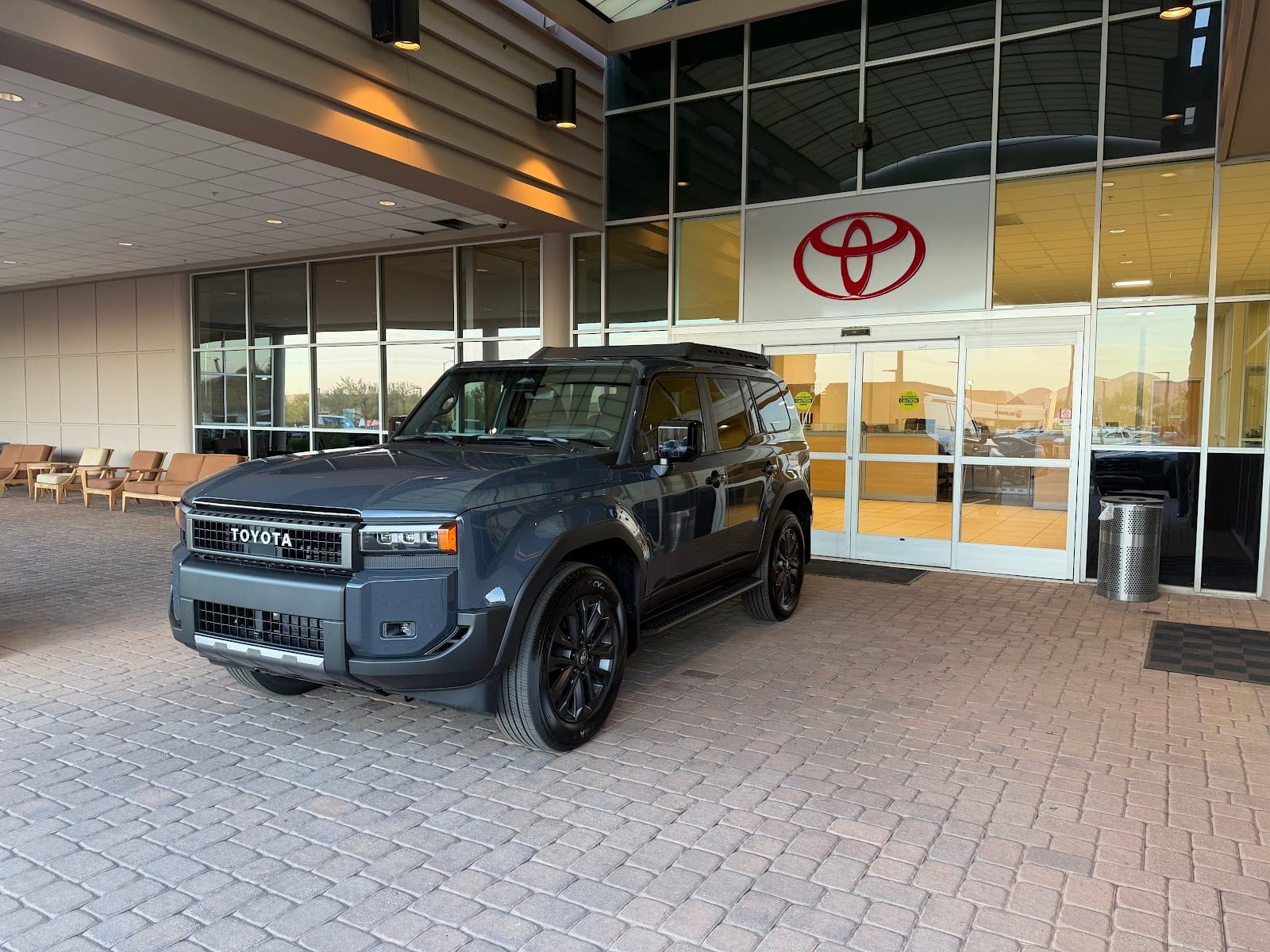 Right Toyota, photo 3