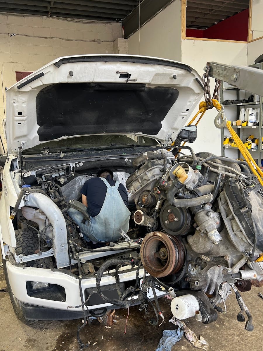 Cyrus automotive & truck service centre, photo 3