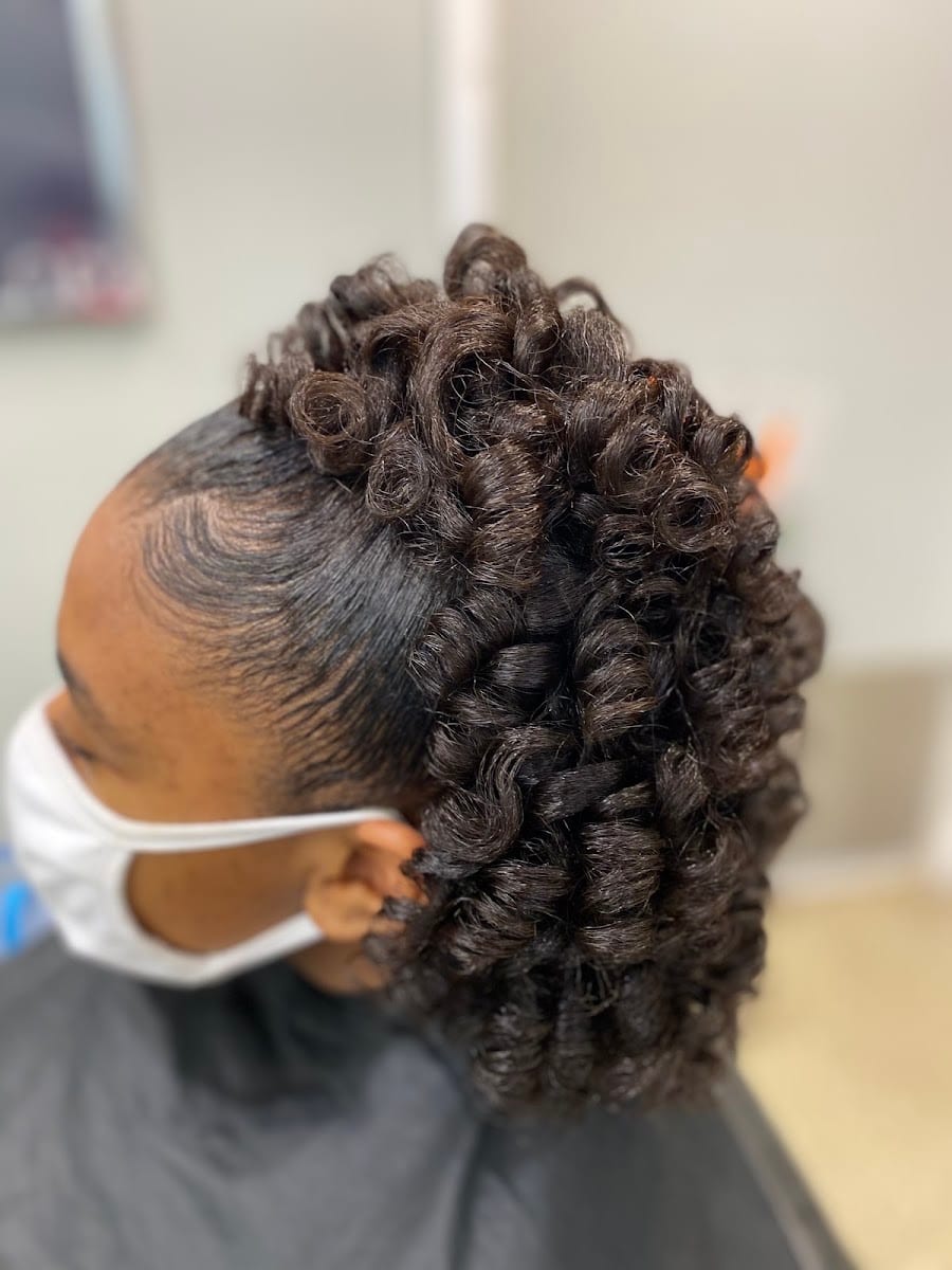 T.W. Strandz Salon