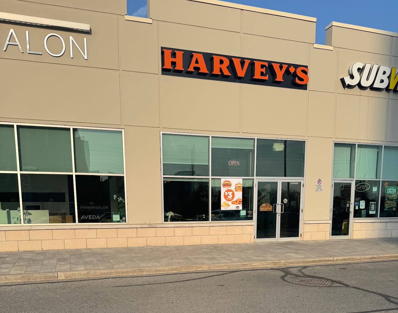 Harvey's, photo 2