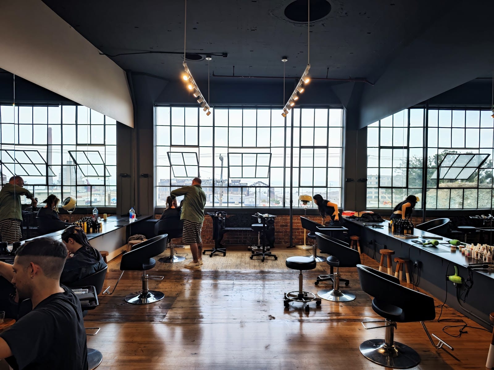 Barrow Salon