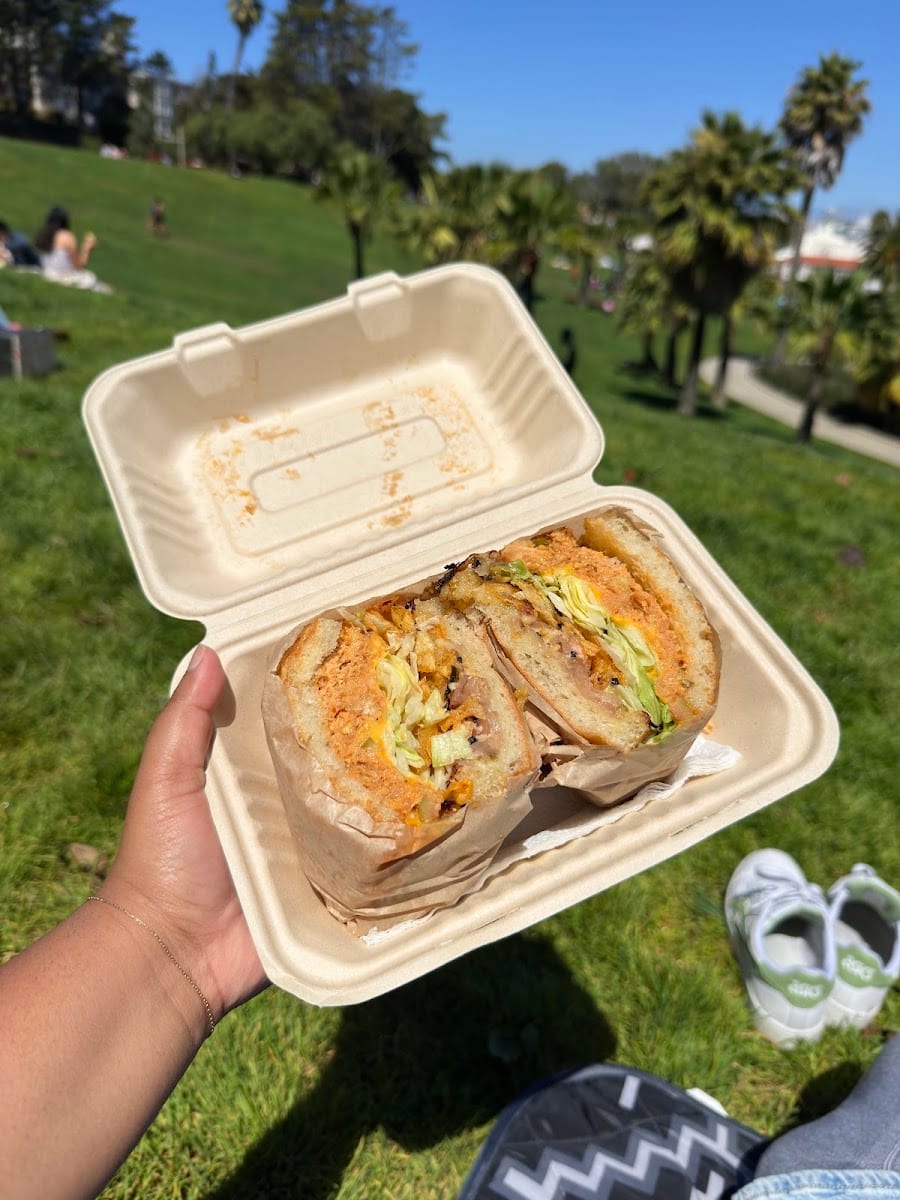 Dolores Deluxe, photo 3