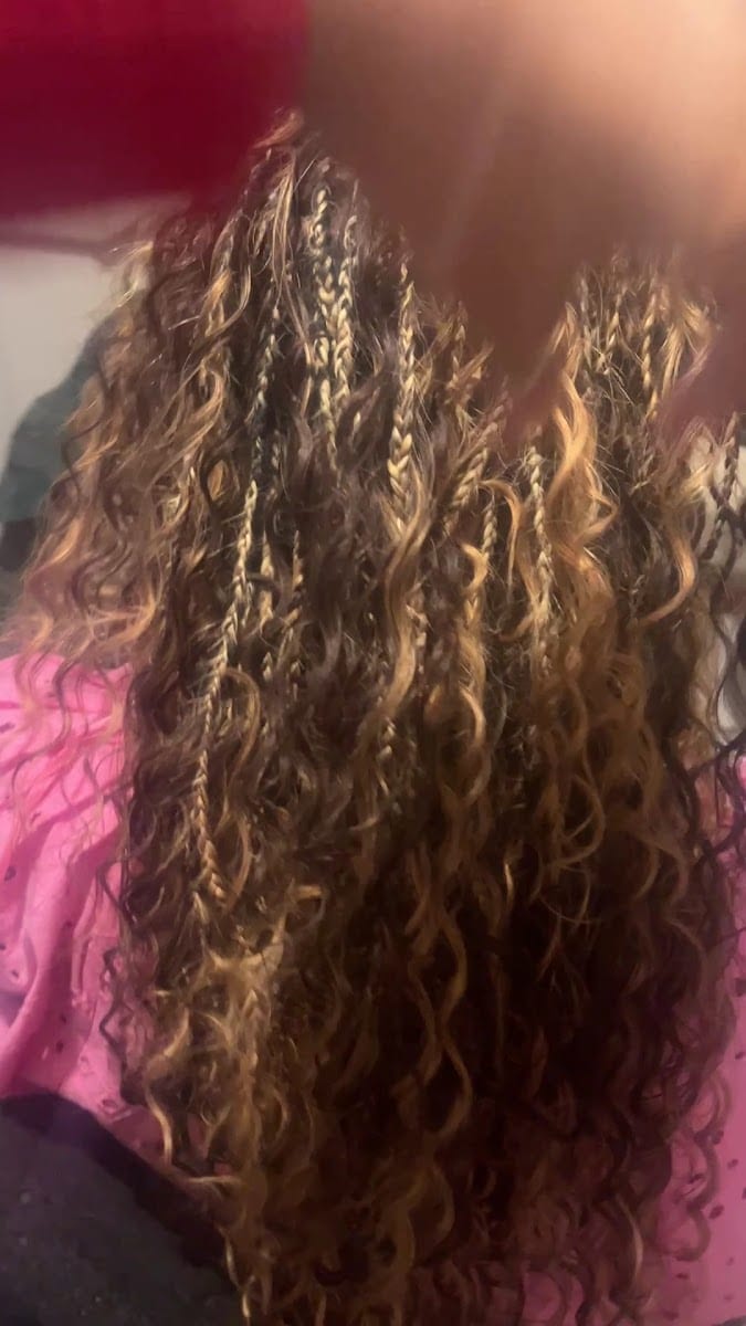 Miss Winnieโs Hair Braiding 702, photo 3