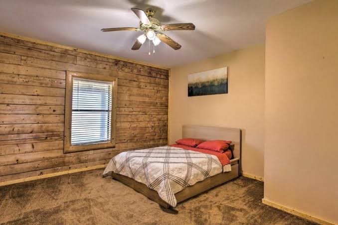 11-Acre Log Cabin with Jungle Gym and Sand Volleyball - Holiday Home