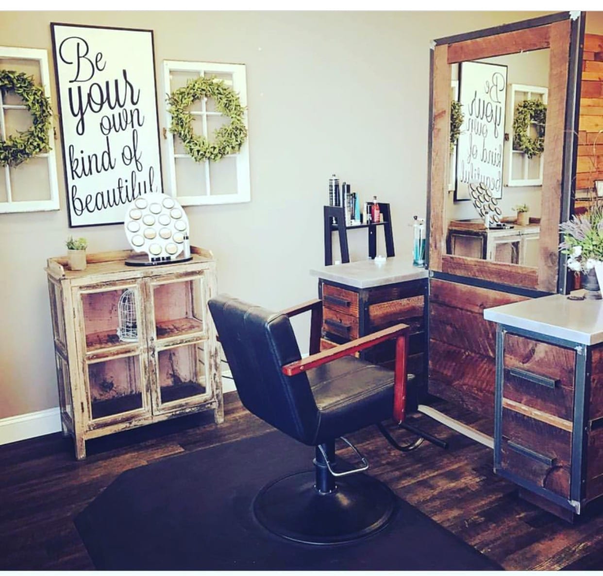 Salon 81