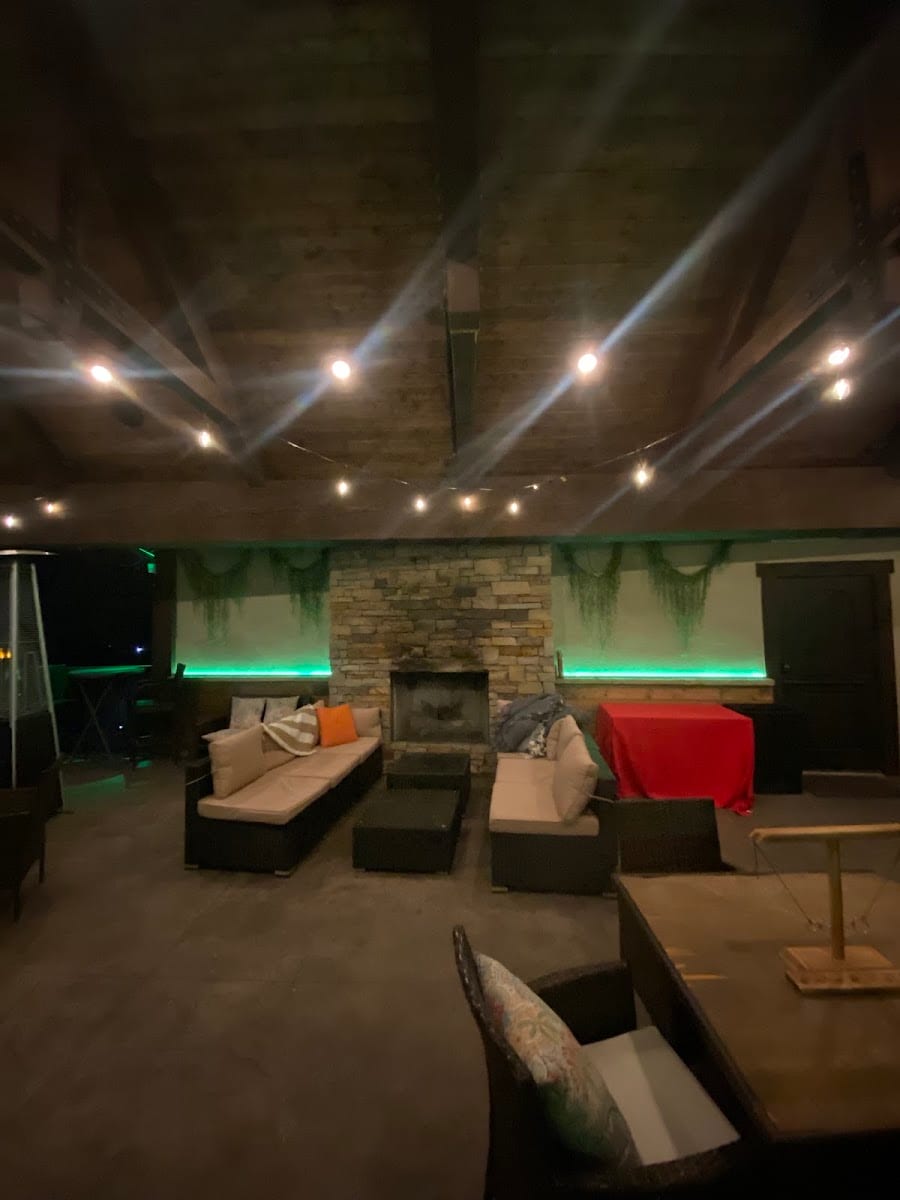 Rockslide Bar