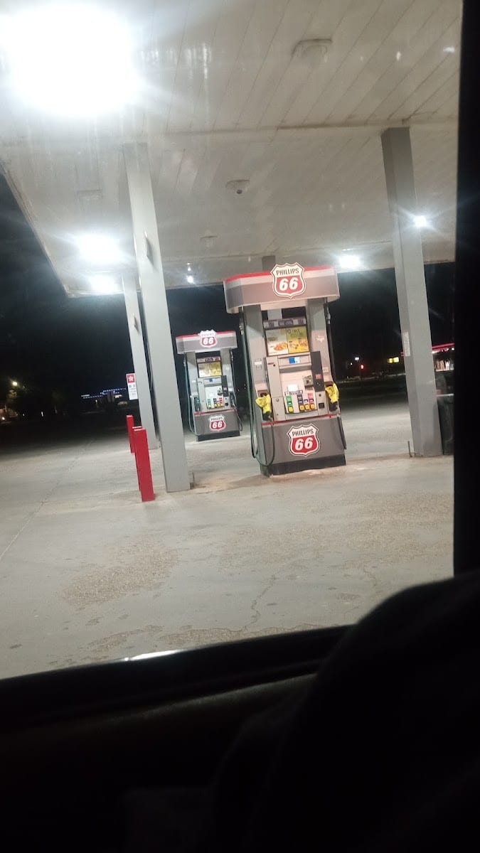 Phillips 66, photo 3