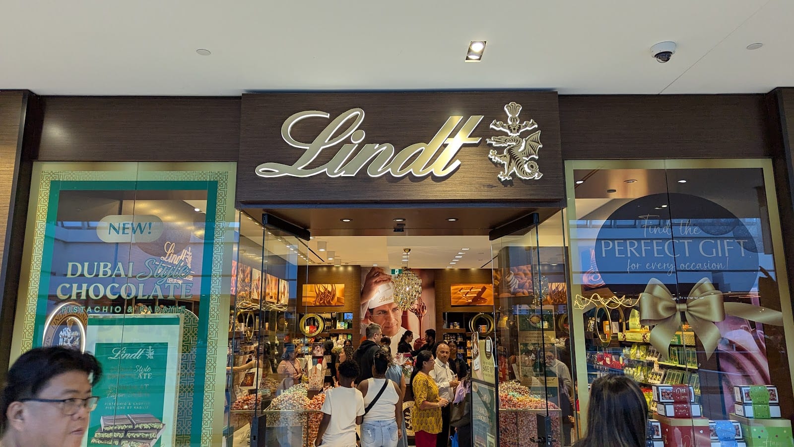 Lindt Chocolate Shop - Scarborough Town Centre, photo 2