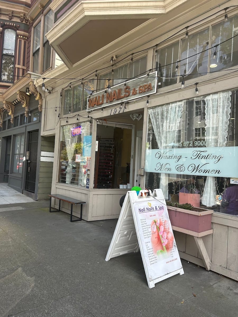 Nali Nails & Spa