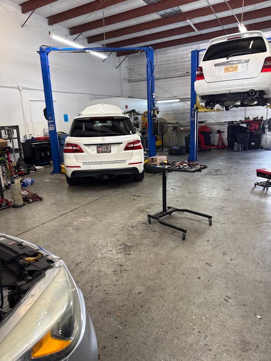 Sarasota Mechanics Techs, photo 2
