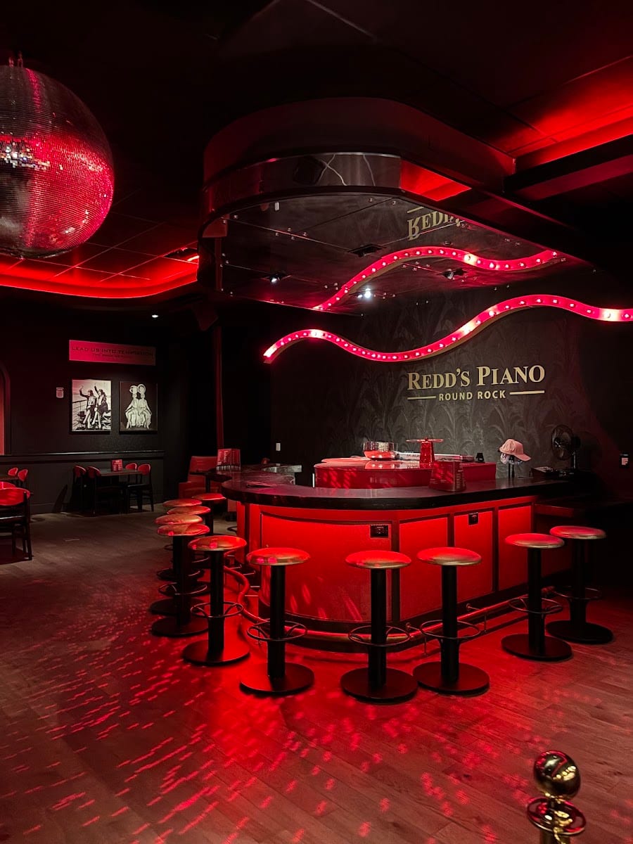 Redd's Piano Bar and Lounge, photo 2