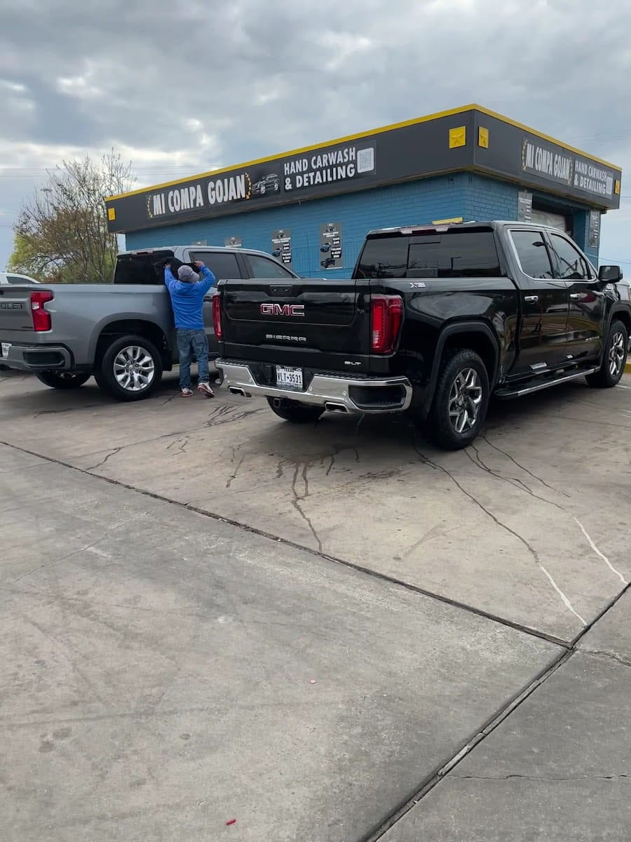Mi Compa Gojan Hand Car Wash, photo 4
