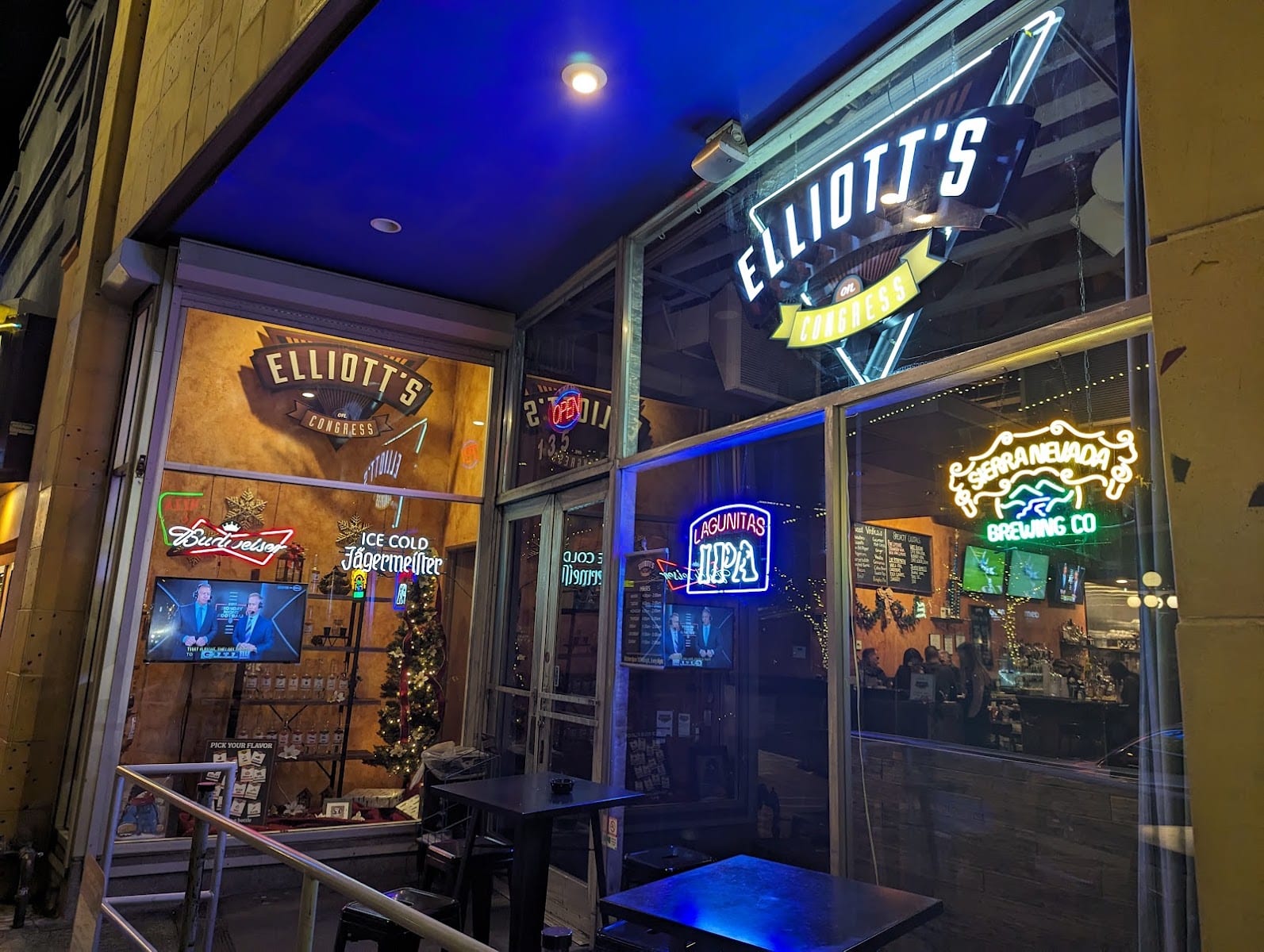 Elliott's on Congress