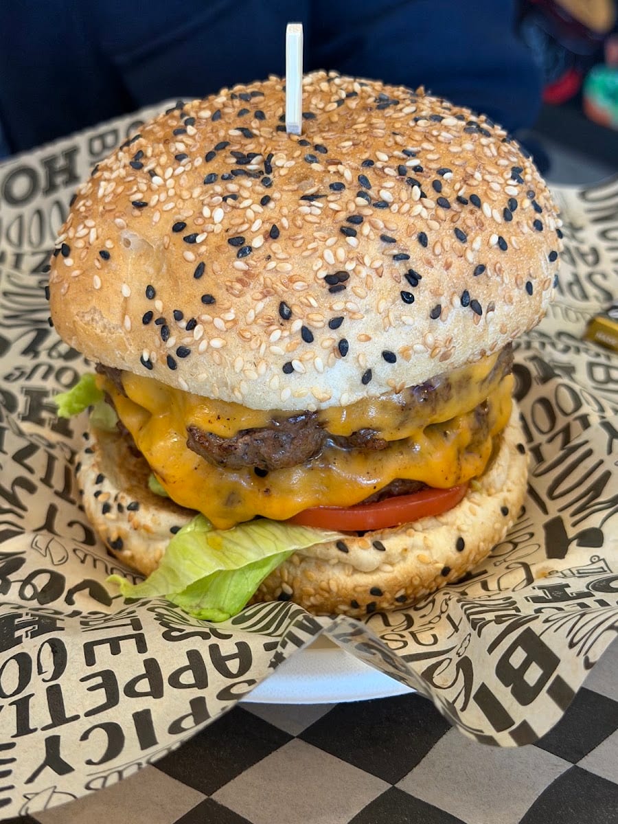 Yonge Burger, photo 4