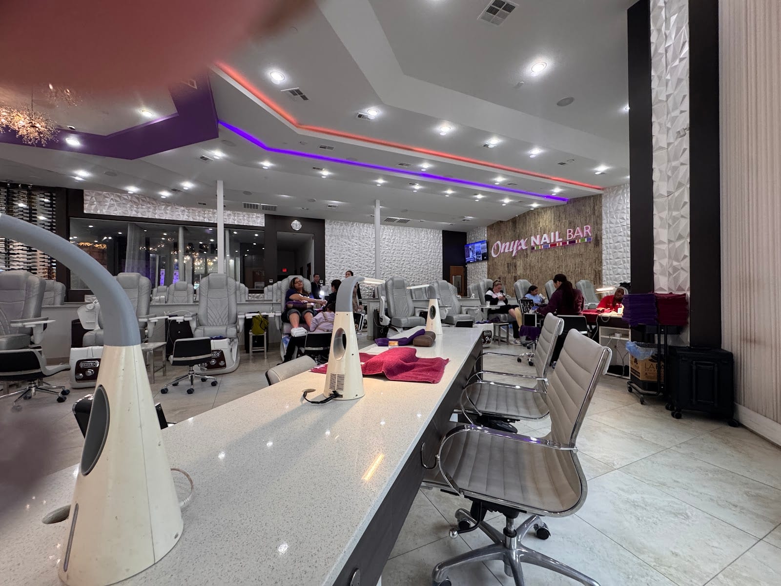 Onyx Nail Bar