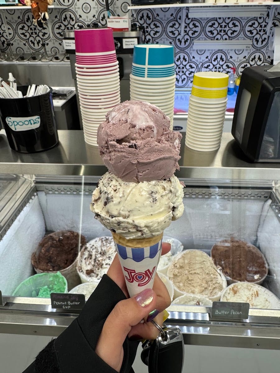 Sundae's Ice Cream Parlor