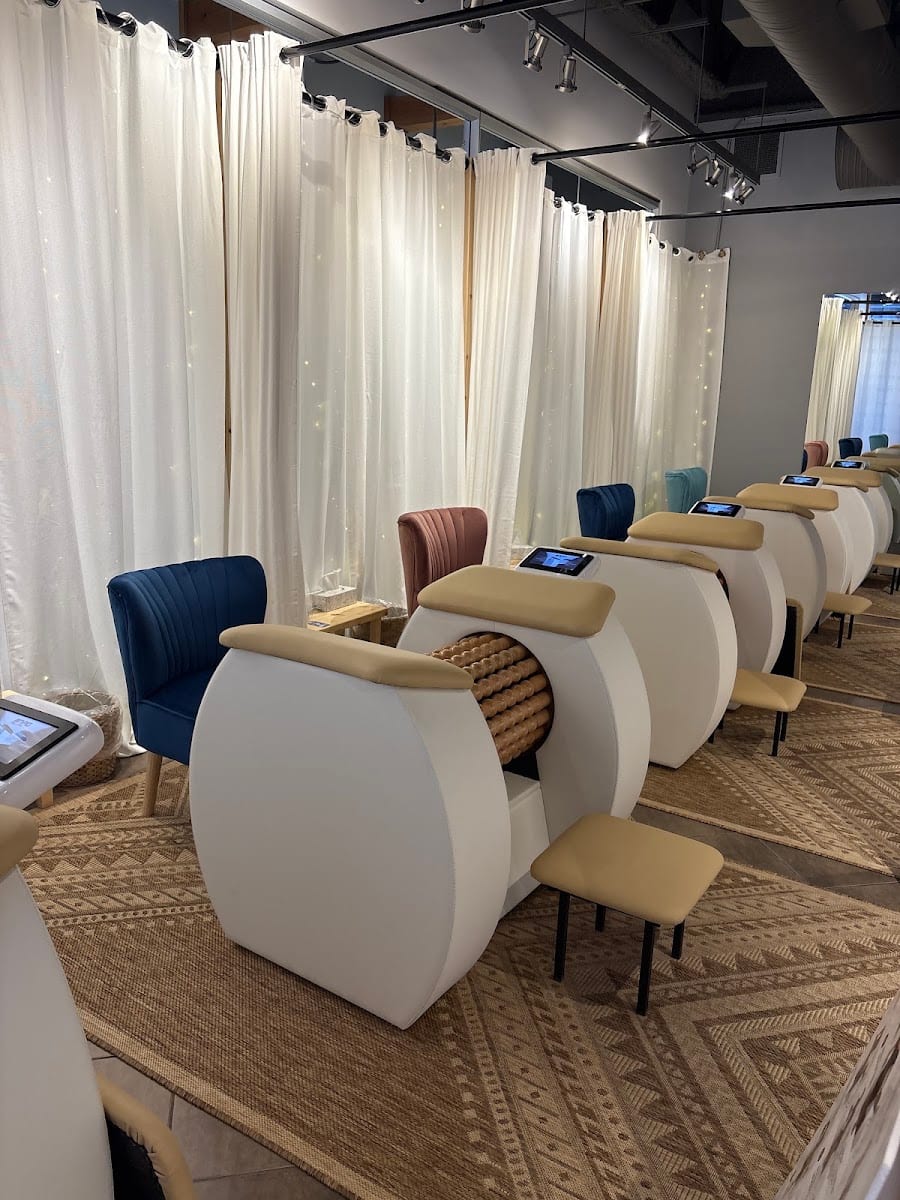 Body Roll Spa and Massage