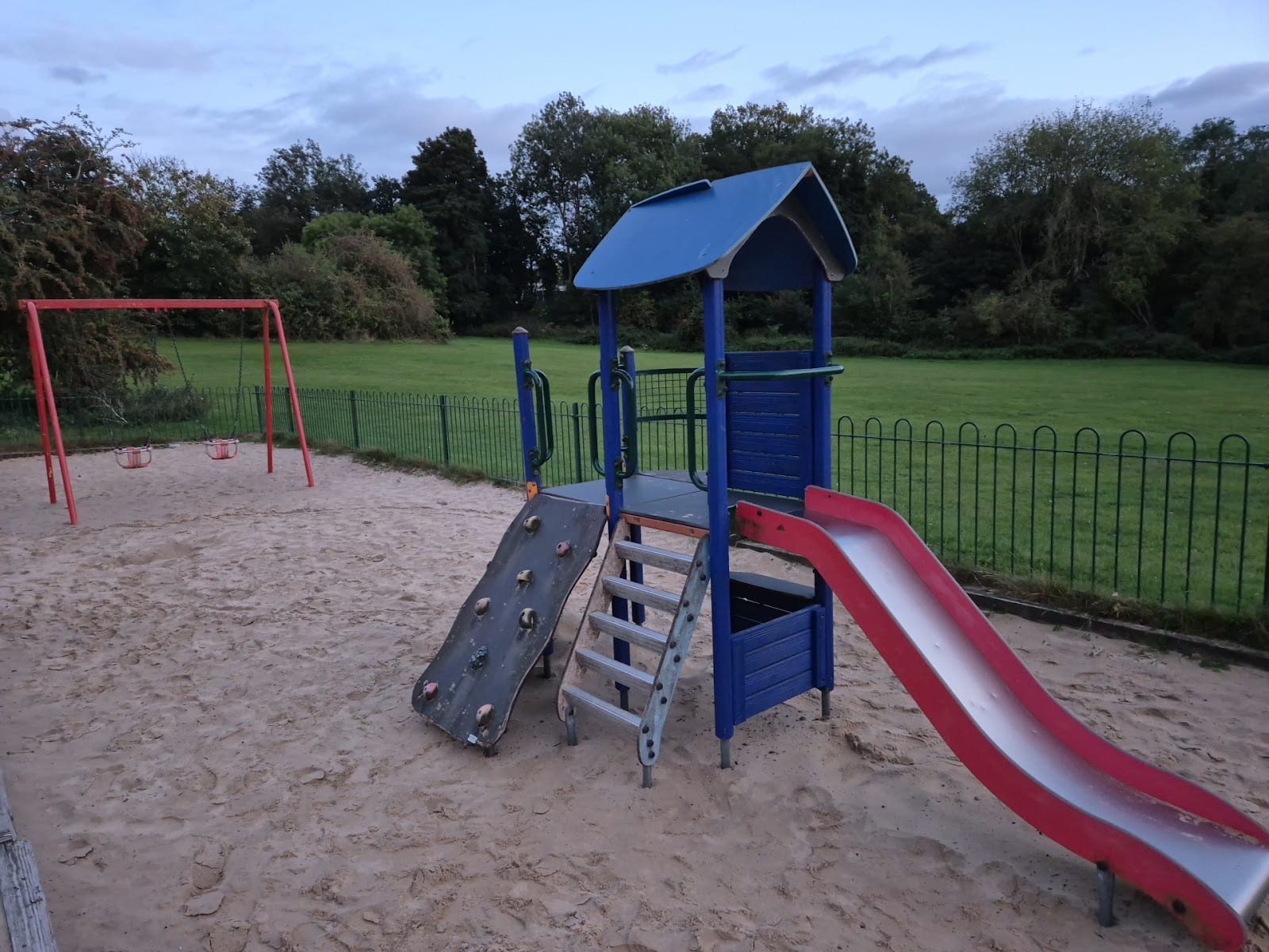 Danby Close Children’s Playground, photo 2
