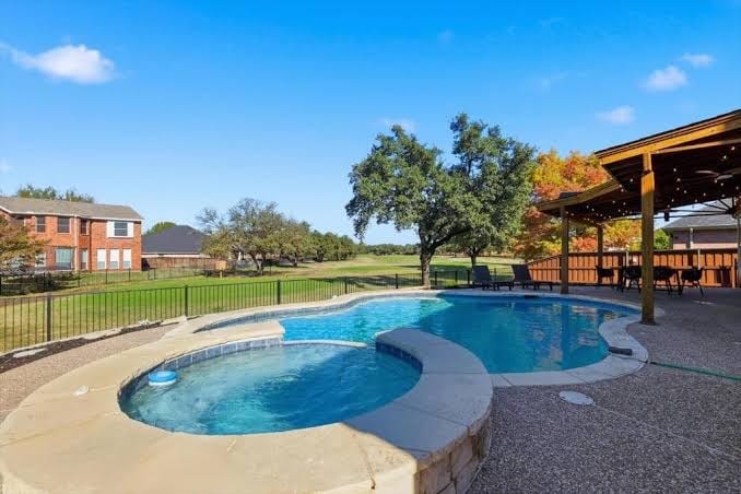 6BD Luxury Retreat w Backyard Access Golf Course - Vacation Home, photo 2
