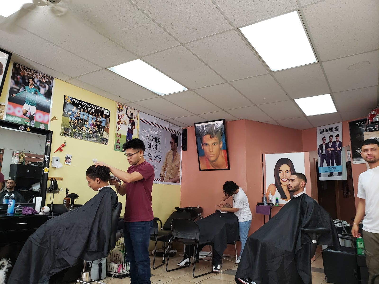 Beauty Salon Chica Sexy