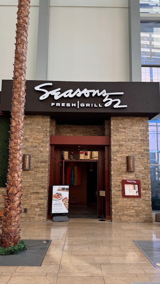 Seasons 52, photo 2
