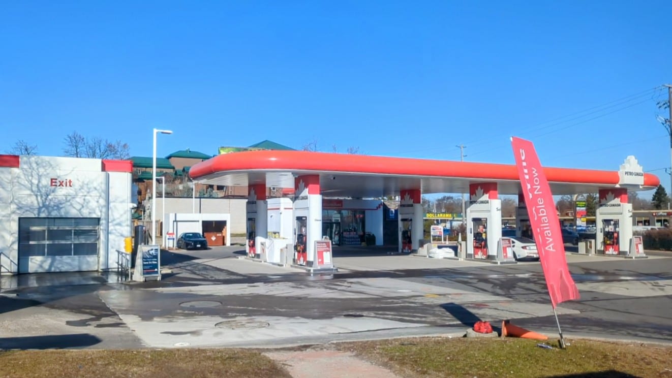 Petro-Canada & Car Wash, photo 3