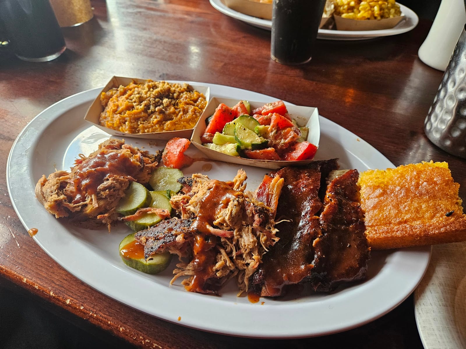 Dinosaur Bar-B-Que, photo 4