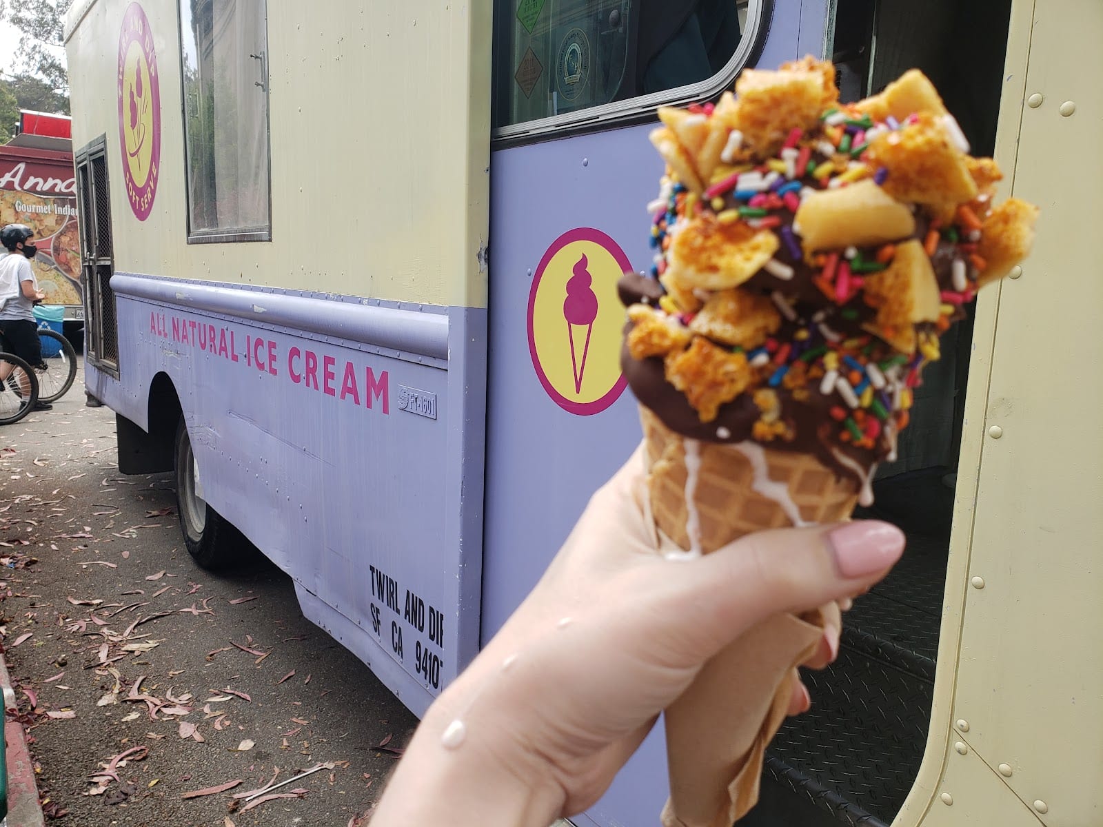 Twirl & Dip Soft Serve Ice Cream Truck, photo 3