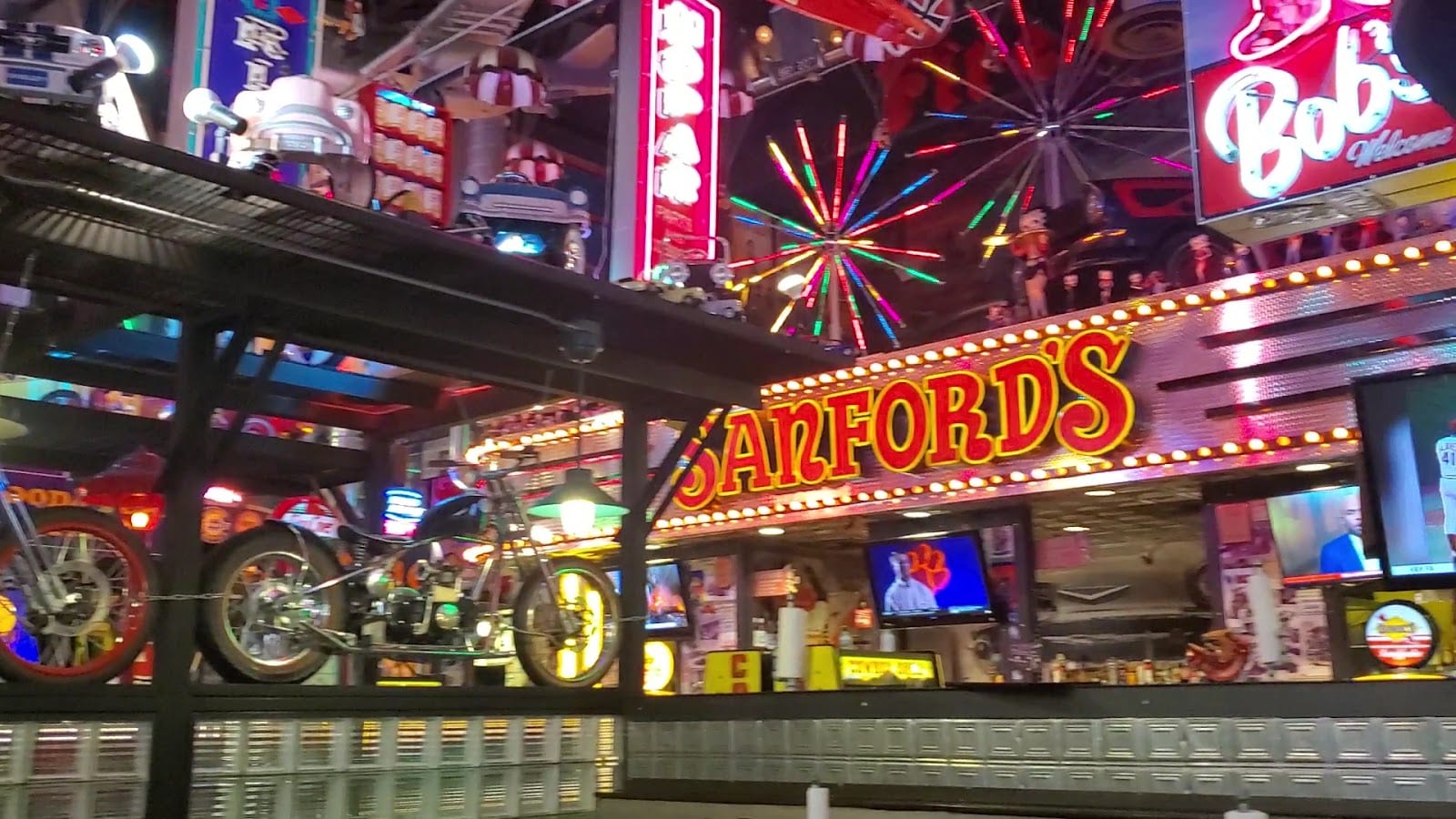 Sanford's Grub & Pub, photo 2